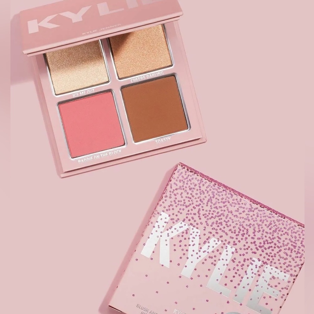 🆕️Kylie Cosmetics, Holiday 2019 Face Palette
